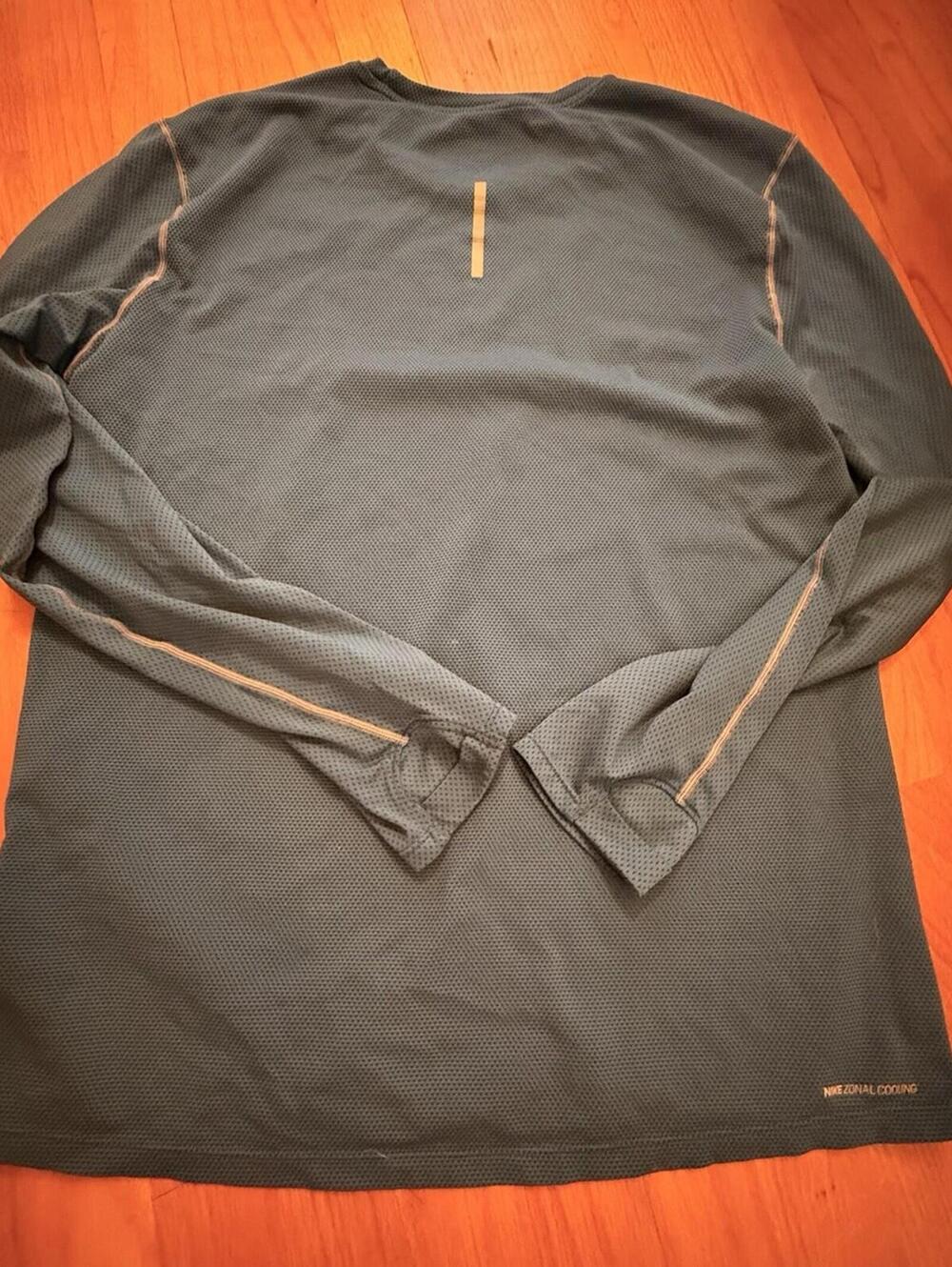 Nike‎ Zonal Cooling Long Sleeve Top Dri Fit Sz M Thumb Holes Lightweight - Picture 11 of 11